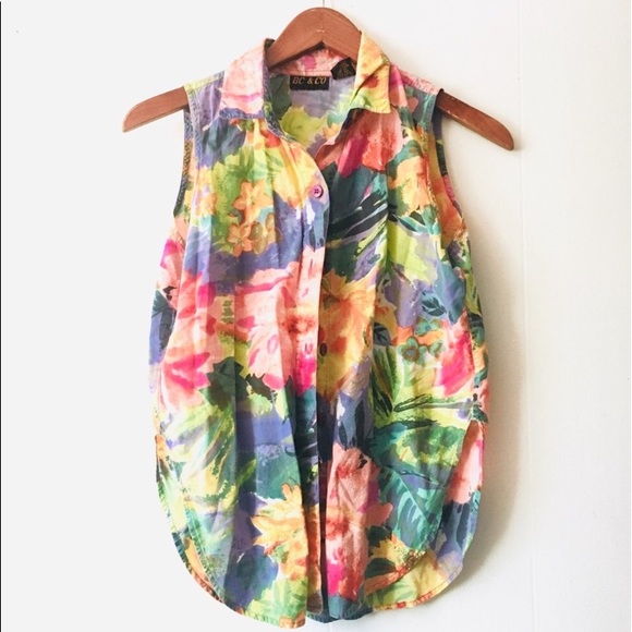 Vintage Tops - • vintage tropical floral sleeveless blouse •